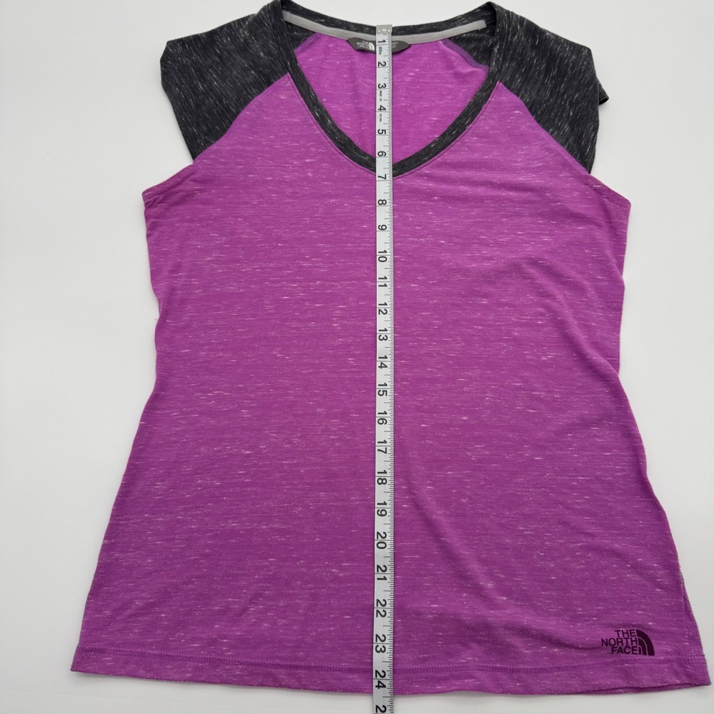 The North Face Womens V-Neck Active Tee Purple Space Dye Raglan Cap Sleeve M - Picture 6 of 6